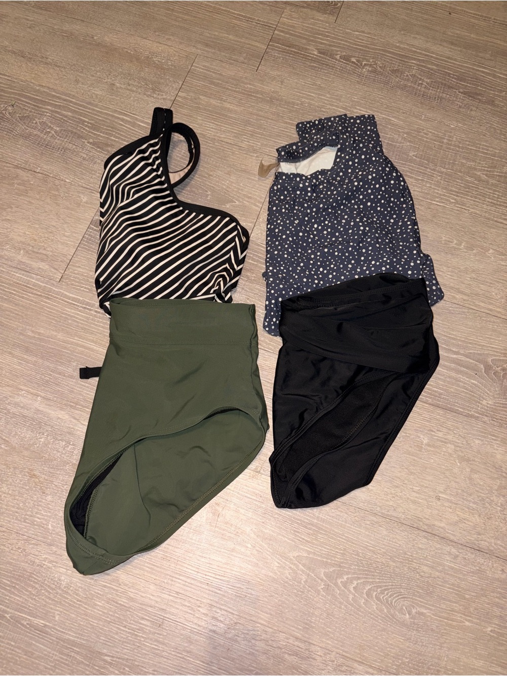 Bundle of Women’s Swim Items Size Large